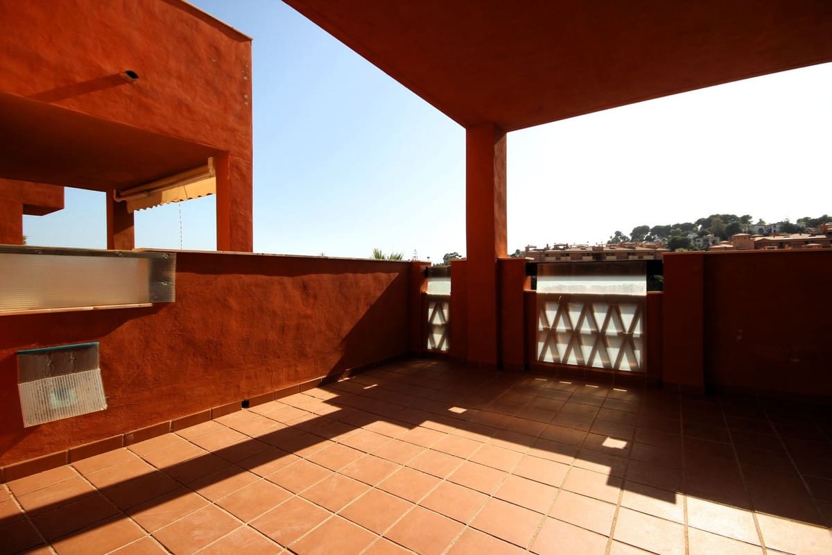 Apartamento de 2 habitaciones en La Reserva en venta con piscina garaje - 285.000 € (Ref: 9541765)