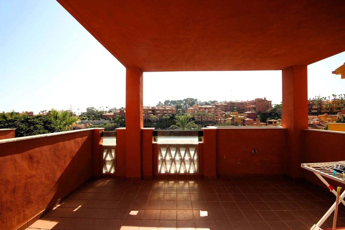 Apartamento de 2 habitaciones en La Reserva en venta con piscina garaje - 285.000 € (Ref: 9541765)