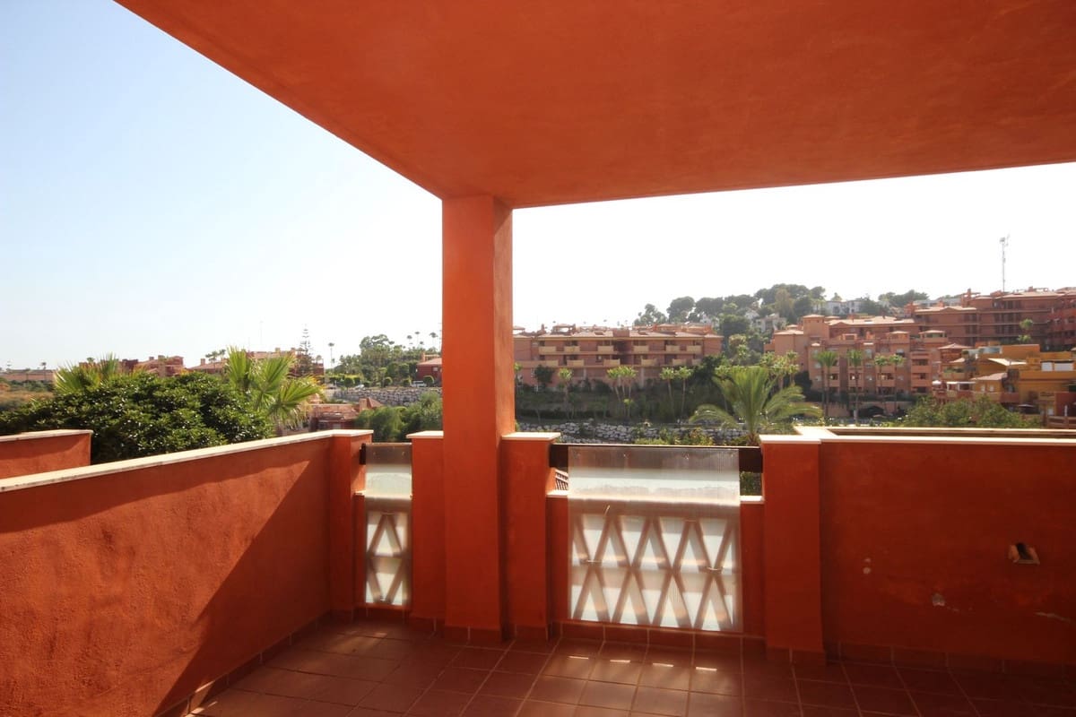 Apartamento de 2 habitaciones en La Reserva en venta con piscina garaje - 285.000 € (Ref: 9541765)