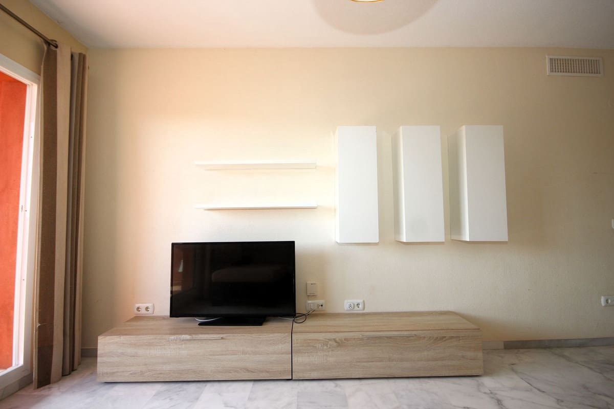 Apartamento de 2 habitaciones en La Reserva en venta con piscina garaje - 285.000 € (Ref: 9541765)