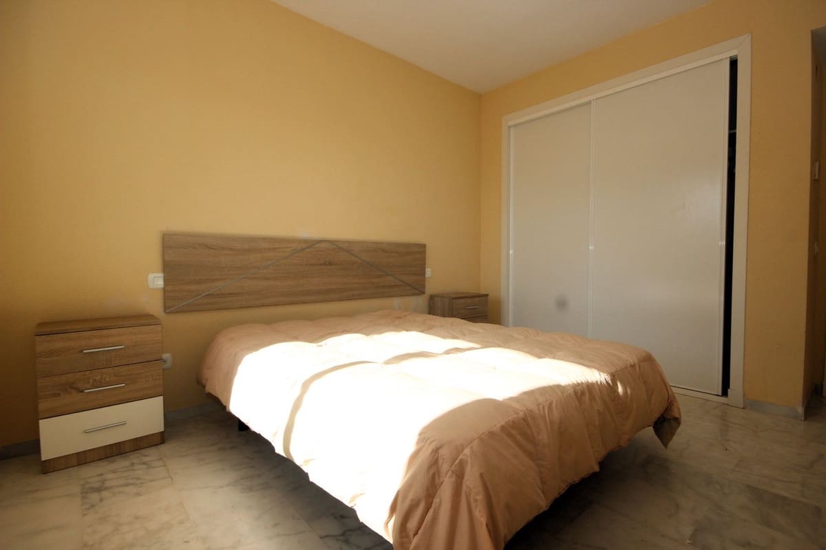 Apartamento de 2 habitaciones en La Reserva en venta con piscina garaje - 285.000 € (Ref: 9541765)