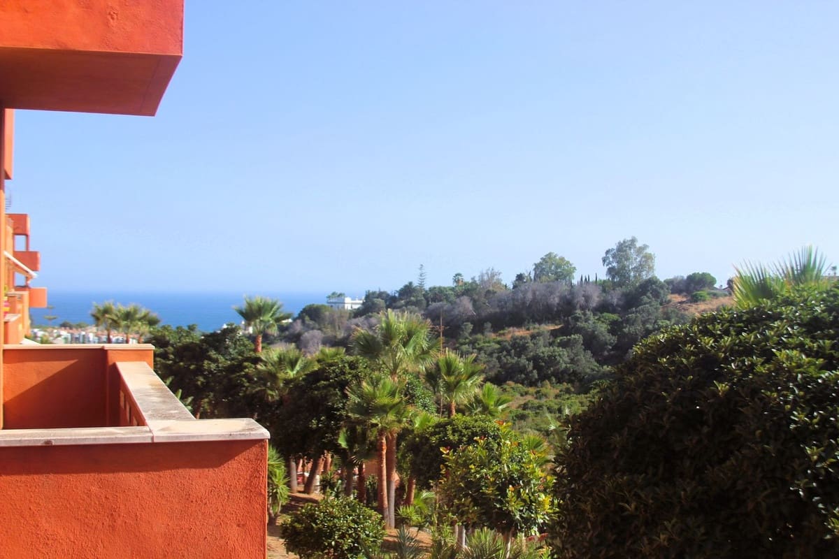 Apartamento de 2 habitaciones en La Reserva en venta con piscina garaje - 285.000 € (Ref: 9541765)