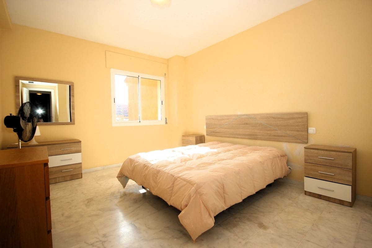 Apartamento de 2 habitaciones en La Reserva en venta con piscina garaje - 285.000 € (Ref: 9541765)