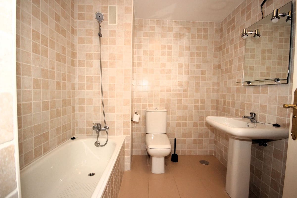 Apartamento de 2 habitaciones en La Reserva en venta con piscina garaje - 285.000 € (Ref: 9541765)