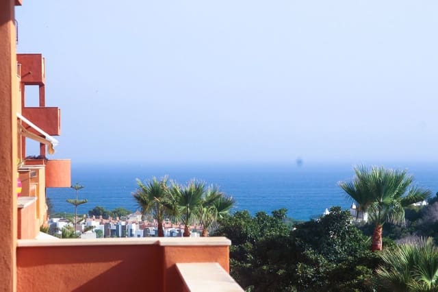 Apartamento de 2 habitaciones en La Reserva, Marbella en venta con piscina garaje - 285.000 € (Ref: 9541765)