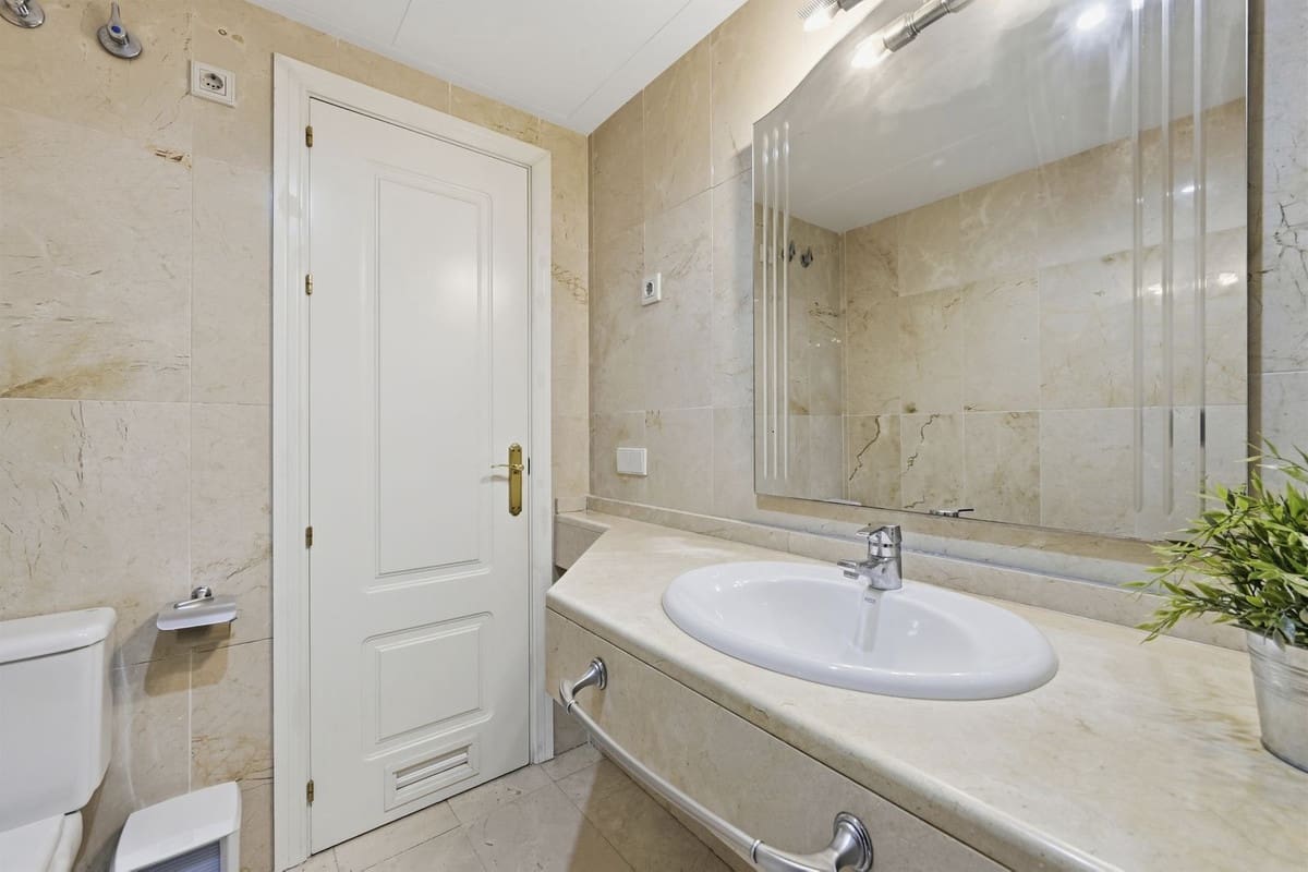 1 soveværelse Lejlighed til salg i Marbella med swimmingpool garage - € 420.000 (Ref: 9541766)