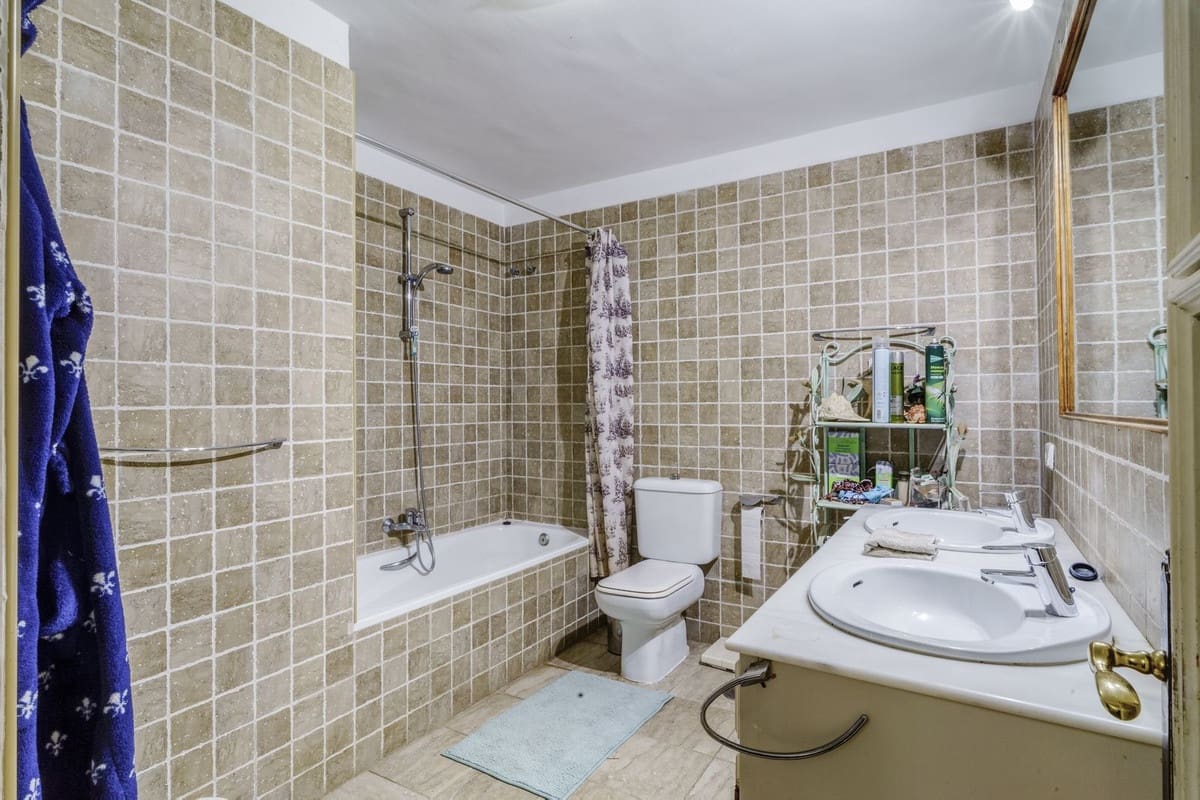 4 bedroom Villa for sale in El Rosario - € 1,250,000 (Ref: 9541767)