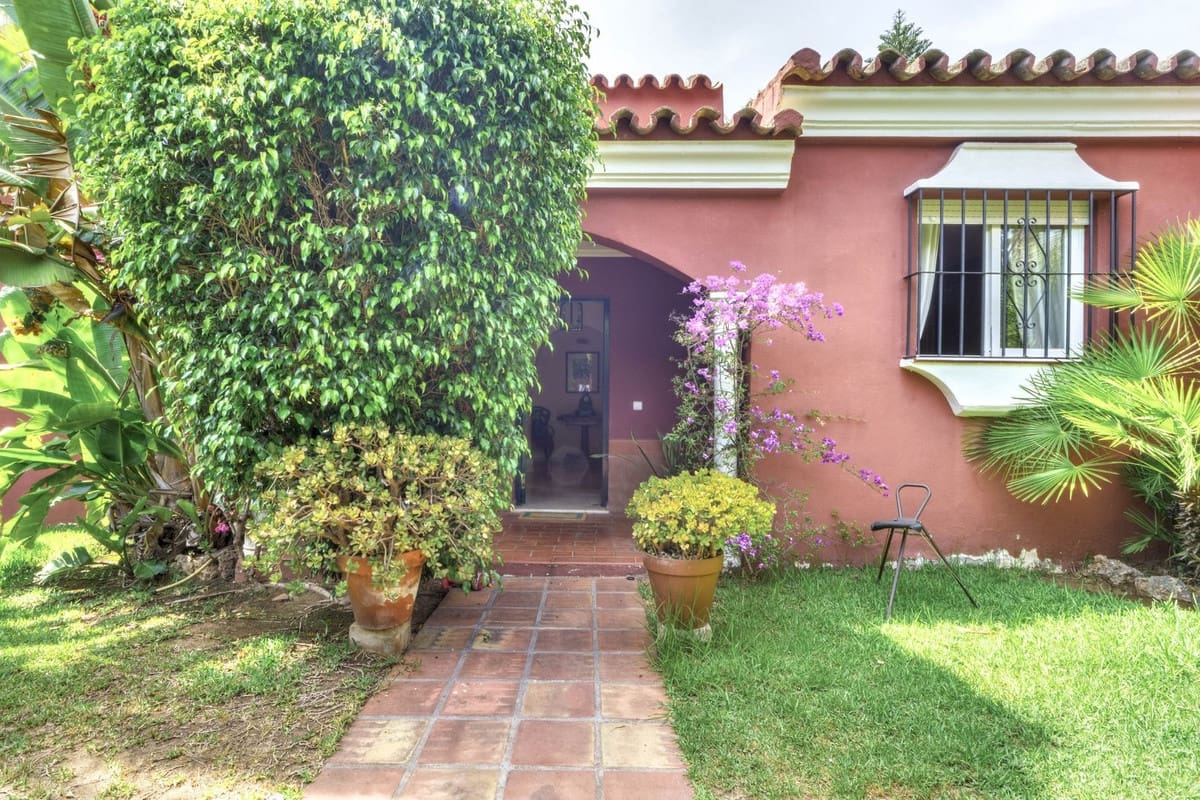 4 bedroom Villa for sale in El Rosario - € 1,250,000 (Ref: 9541767)
