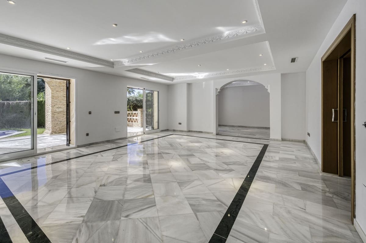 4 sypialnia Willa na sprzedaż w El Rosario z basenem garażem - 2 000 000 € (Ref: 9541768)