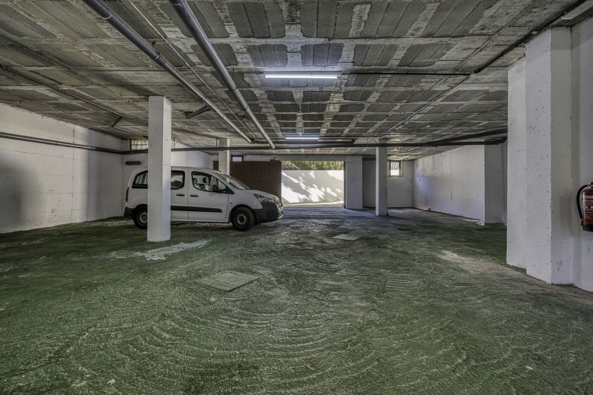 4 sypialnia Willa na sprzedaż w El Rosario z basenem garażem - 2 000 000 € (Ref: 9541768)