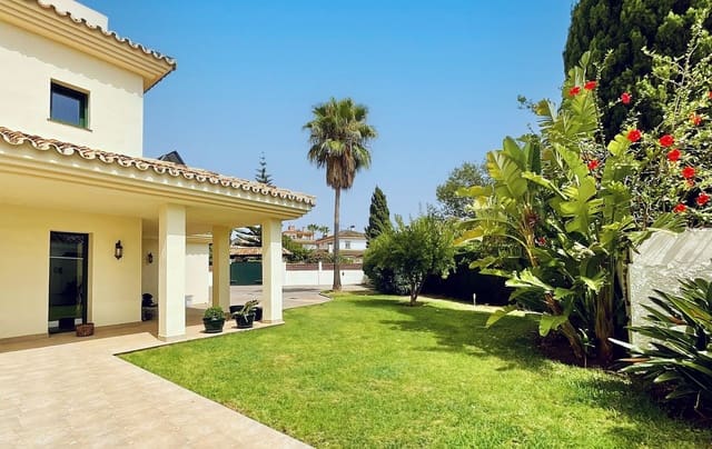 6 bedroom Villa for sale in Marbella with pool garage - € 1,950,000 (Ref: 9541770)