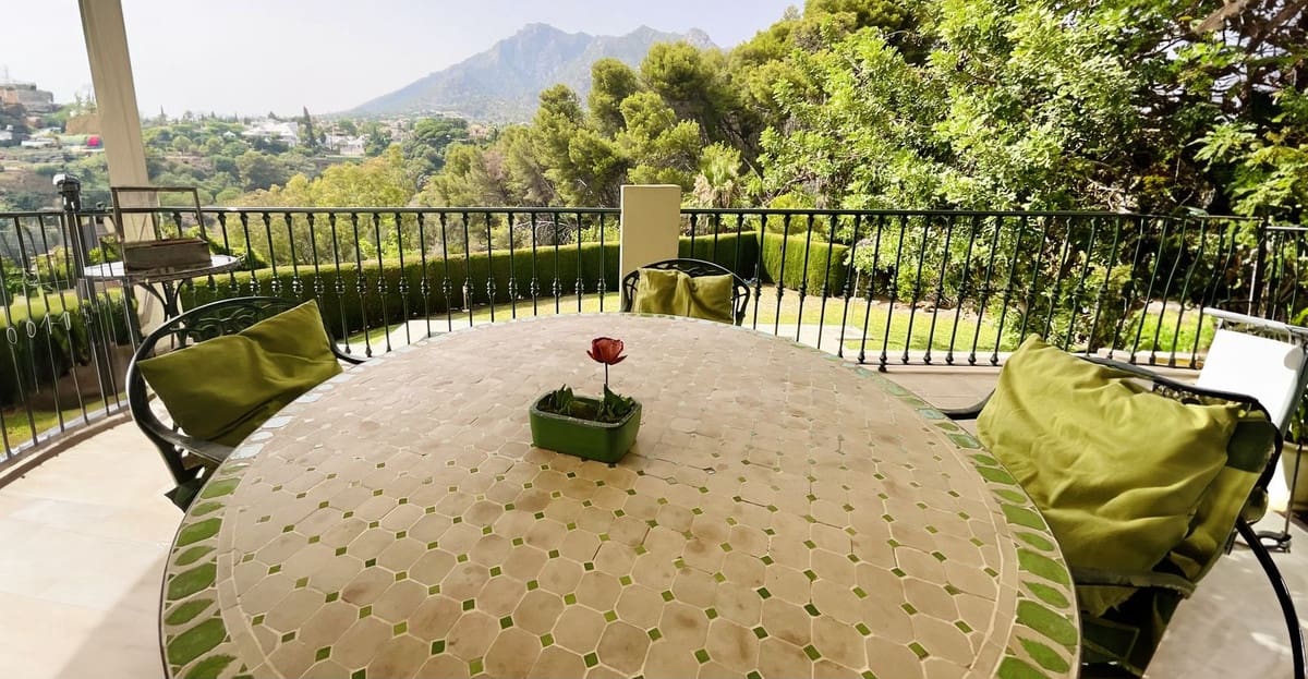 6 quarto Moradia para venda em Marbella com piscina garagem - 1 950 000 € (Ref: 9541770)