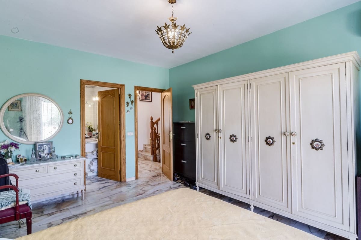 5 makuuhuone Huvila myytävänä paikassa Marbella mukana 
autotalli - 1 295 000 € (Ref: 9541771)