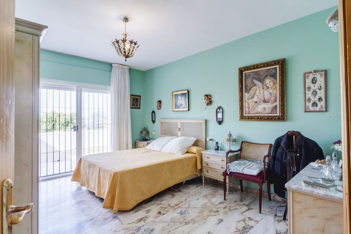 5 makuuhuone Huvila myytävänä paikassa Marbella mukana 
autotalli - 1 295 000 € (Ref: 9541771)