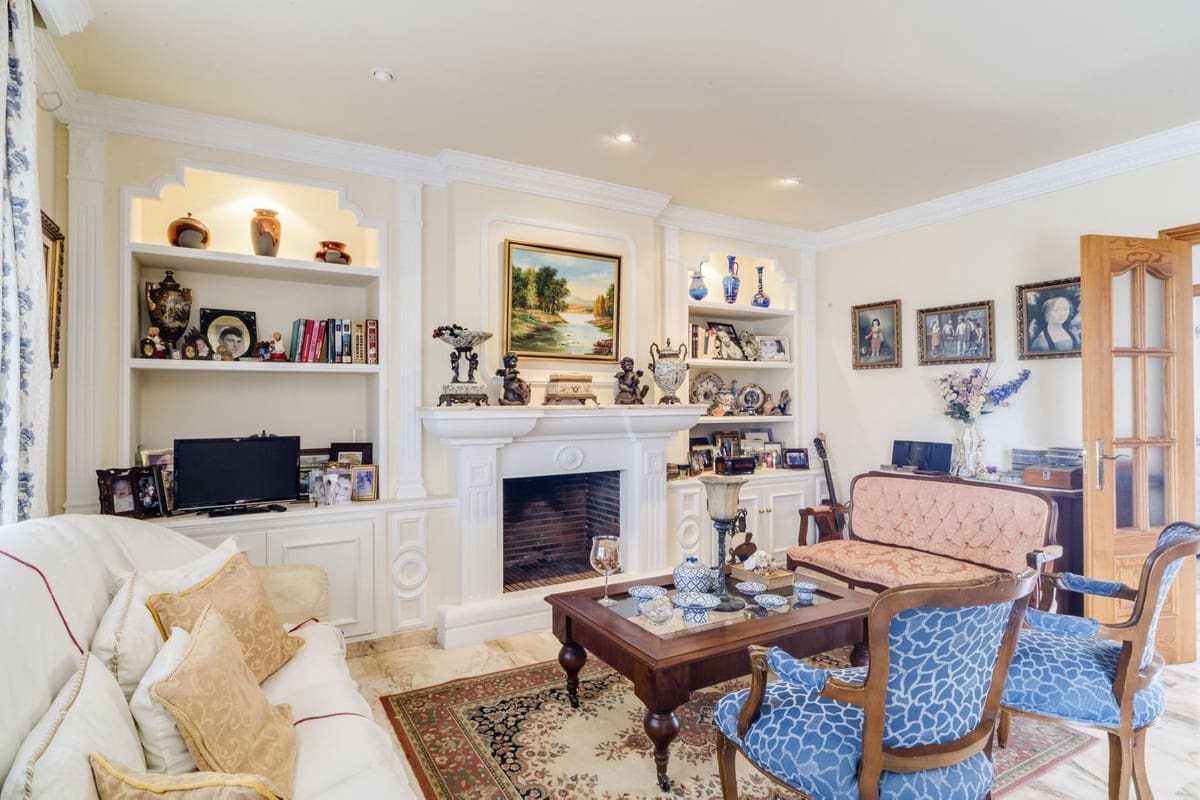 5 makuuhuone Huvila myytävänä paikassa Marbella mukana 
autotalli - 1 295 000 € (Ref: 9541771)