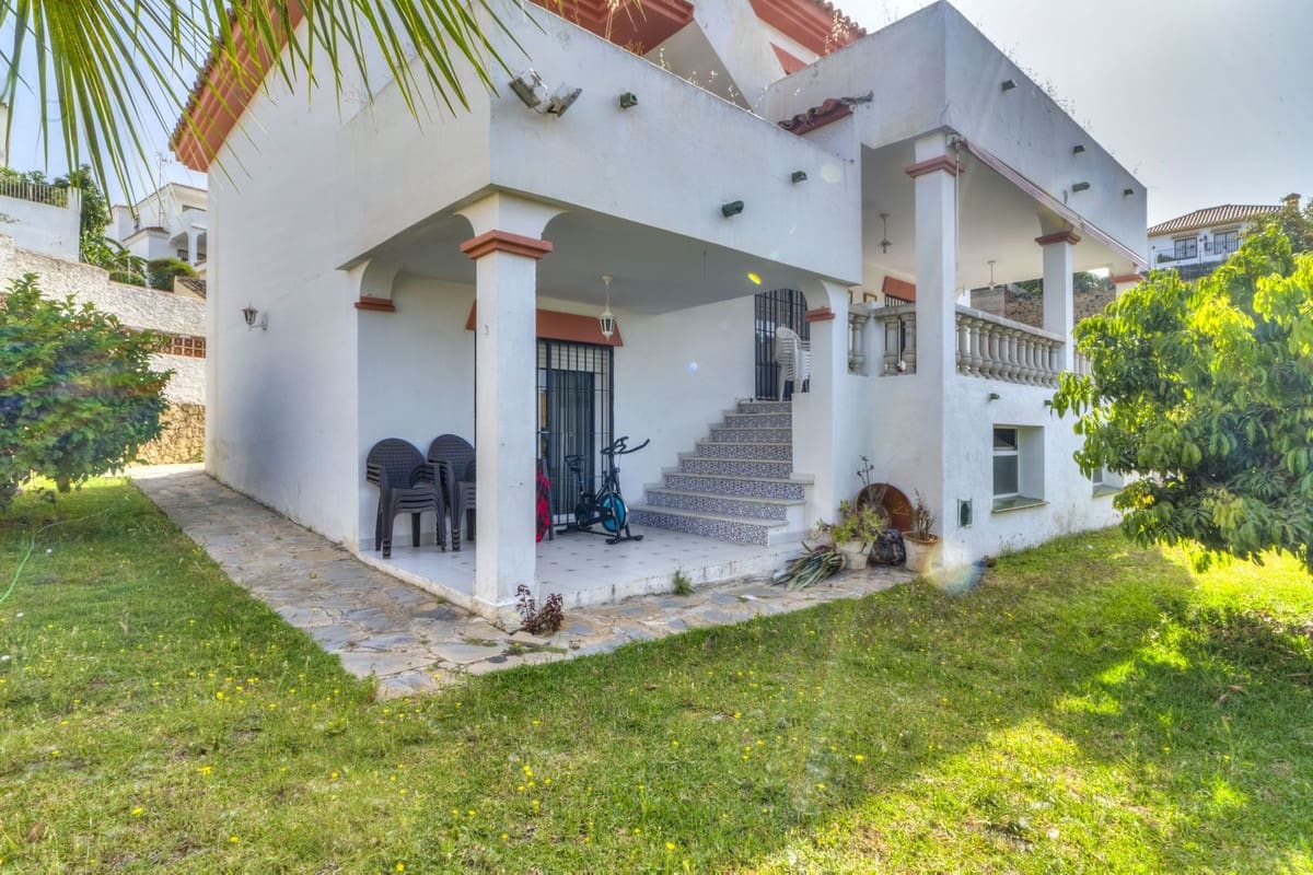 5 soveværelse Villa til salg i Marbella med garage - € 1.295.000 (Ref: 9541771)
