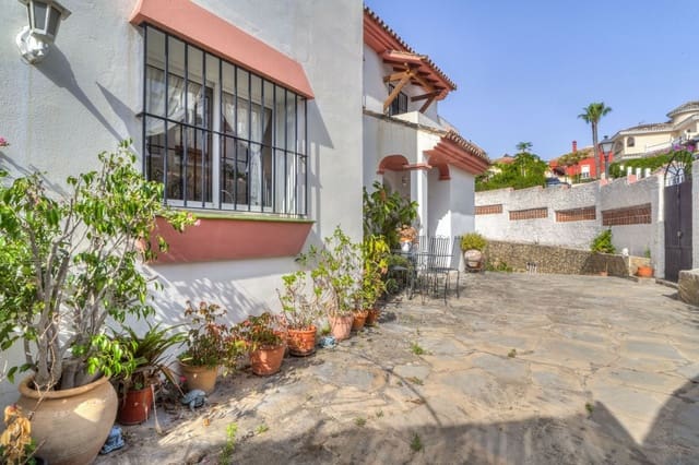 5 quarto Moradia para venda em Marbella com garagem - 1 295 000 € (Ref: 9541771)