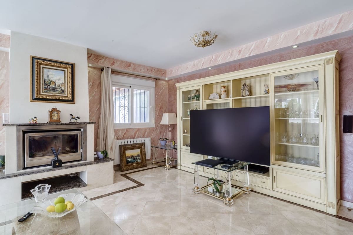 4 soveværelse Villa til salg i Carib Playa med swimmingpool garage - € 1.250.000 (Ref: 9541772)