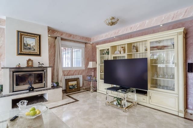 4 chambre Villa/Maison à vendre à Carib Playa, Marbella avec piscine garage - 1 250 000 € (Ref: 9541772)