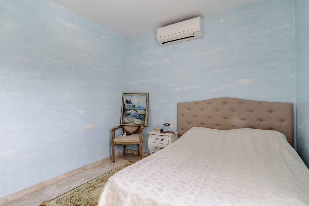 4 soveværelse Villa til salg i Carib Playa med swimmingpool garage - € 1.250.000 (Ref: 9541772)