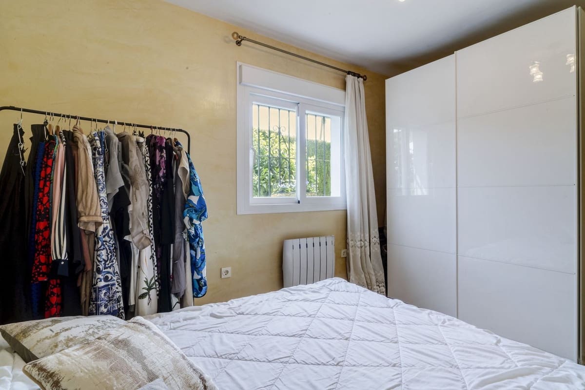 4 soveværelse Villa til salg i Carib Playa med swimmingpool garage - € 1.250.000 (Ref: 9541772)