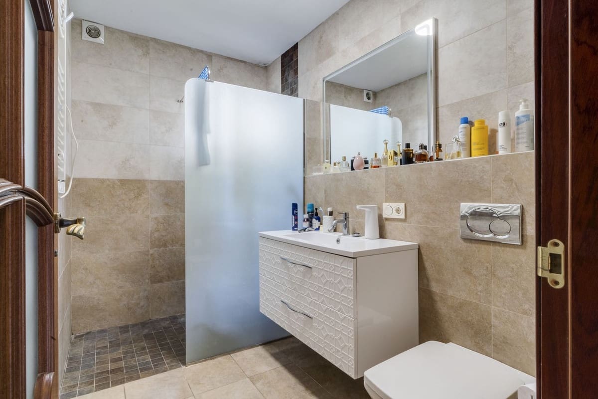 4 soveværelse Villa til salg i Carib Playa med swimmingpool garage - € 1.250.000 (Ref: 9541772)