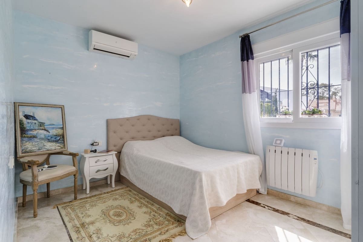 4 soveværelse Villa til salg i Carib Playa med swimmingpool garage - € 1.250.000 (Ref: 9541772)