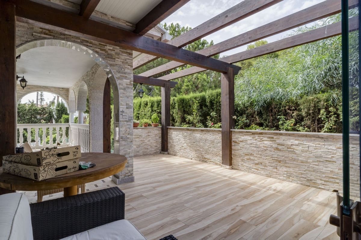 4 soveværelse Villa til salg i Carib Playa med swimmingpool garage - € 1.250.000 (Ref: 9541772)