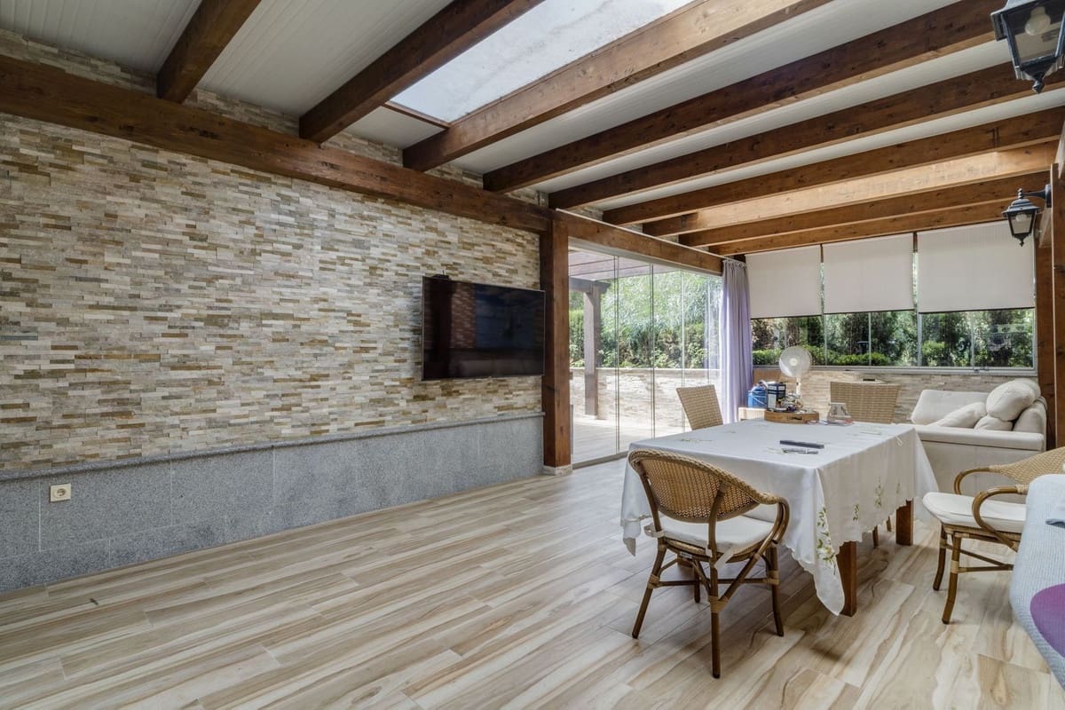 4 soveværelse Villa til salg i Carib Playa med swimmingpool garage - € 1.250.000 (Ref: 9541772)