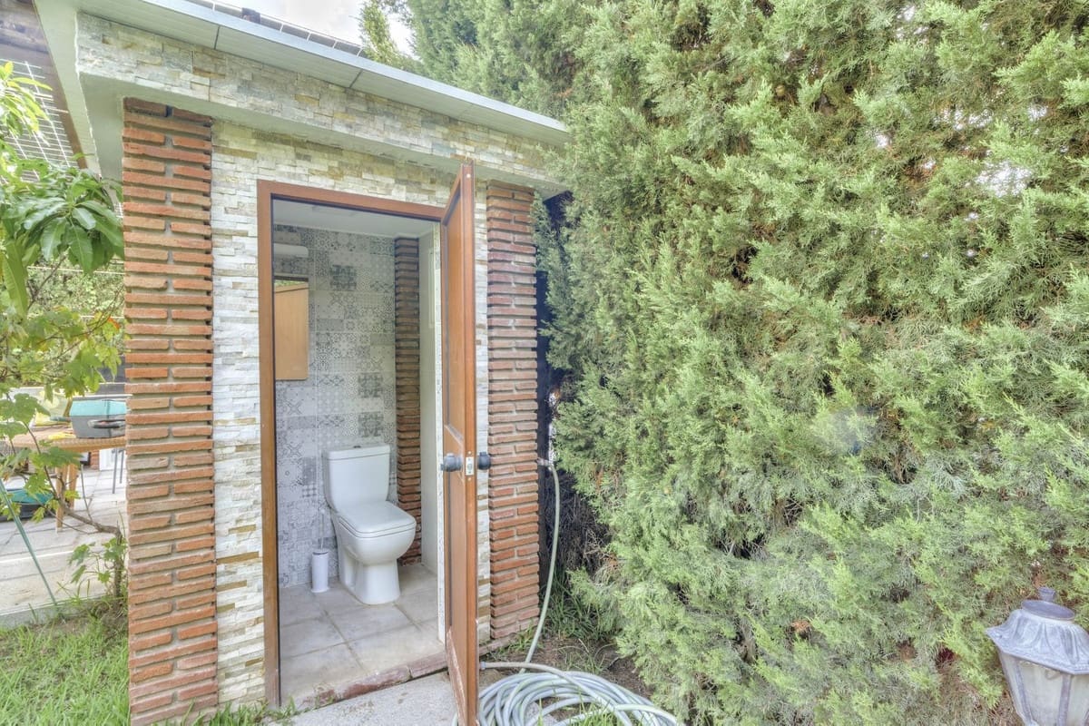 4 soveværelse Villa til salg i Carib Playa med swimmingpool garage - € 1.250.000 (Ref: 9541772)