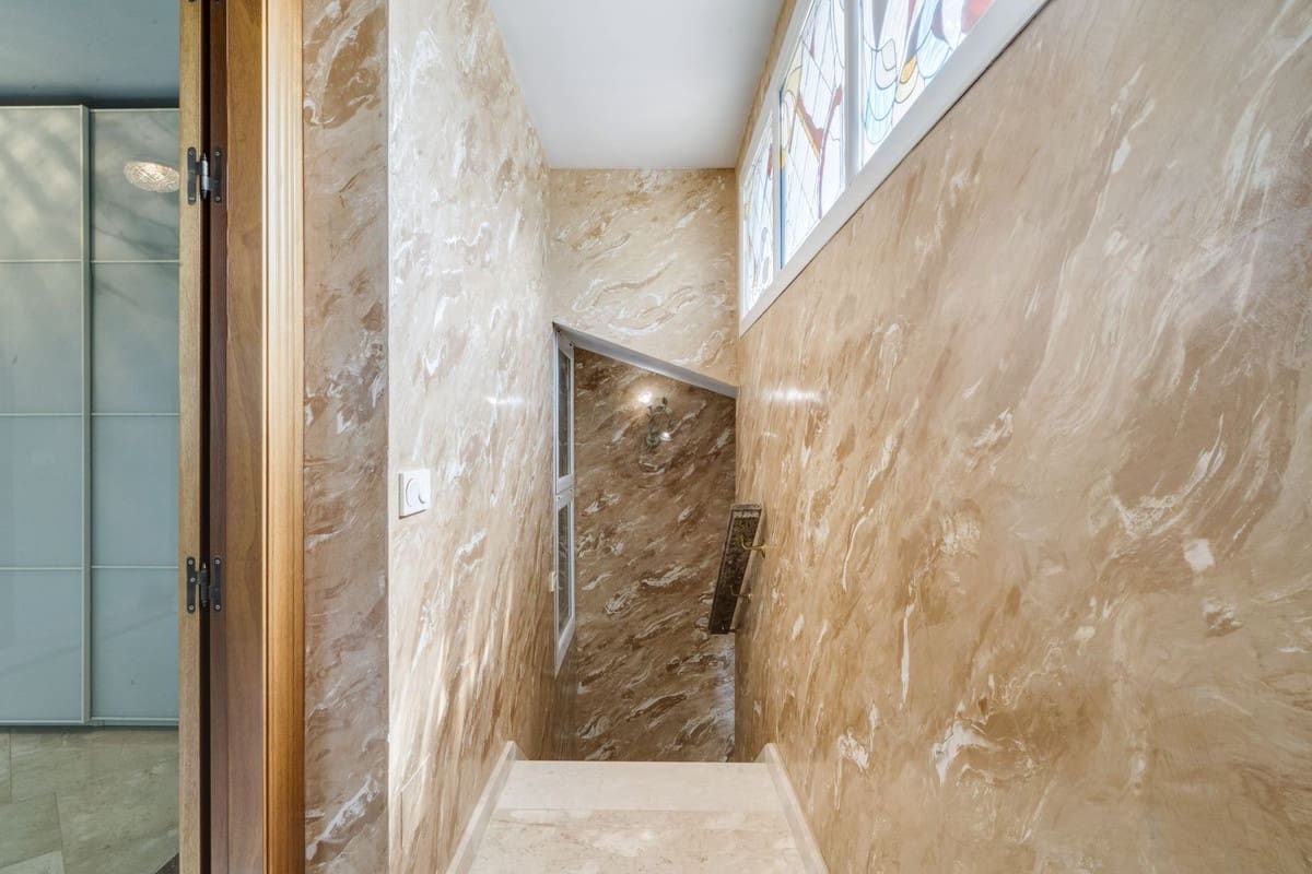 4 bedroom Villa for sale in Carib Playa with pool garage - € 1,250,000 (Ref: 9541772)