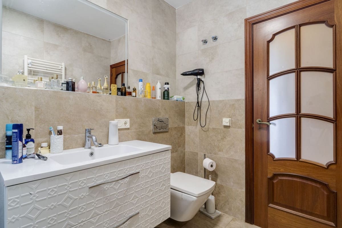 4 bedroom Villa for sale in Carib Playa with pool garage - € 1,250,000 (Ref: 9541772)