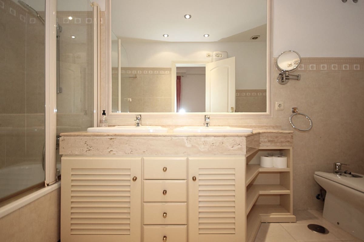 3 camera da letto Casa in vendita in Bahia de Marbella con piscina garage - 1.090.000 € (Rif: 9541774)