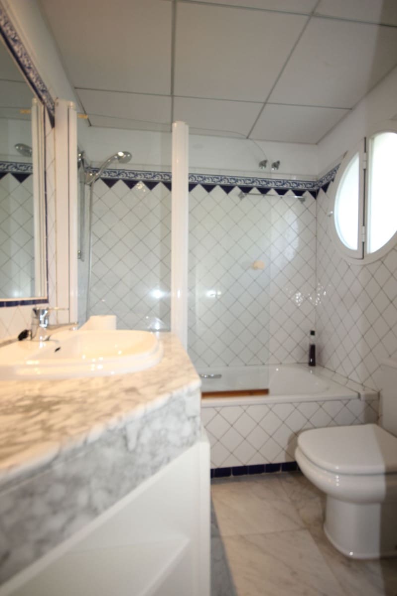 3 camera da letto Casa in vendita in Bahia de Marbella con piscina garage - 1.090.000 € (Rif: 9541774)