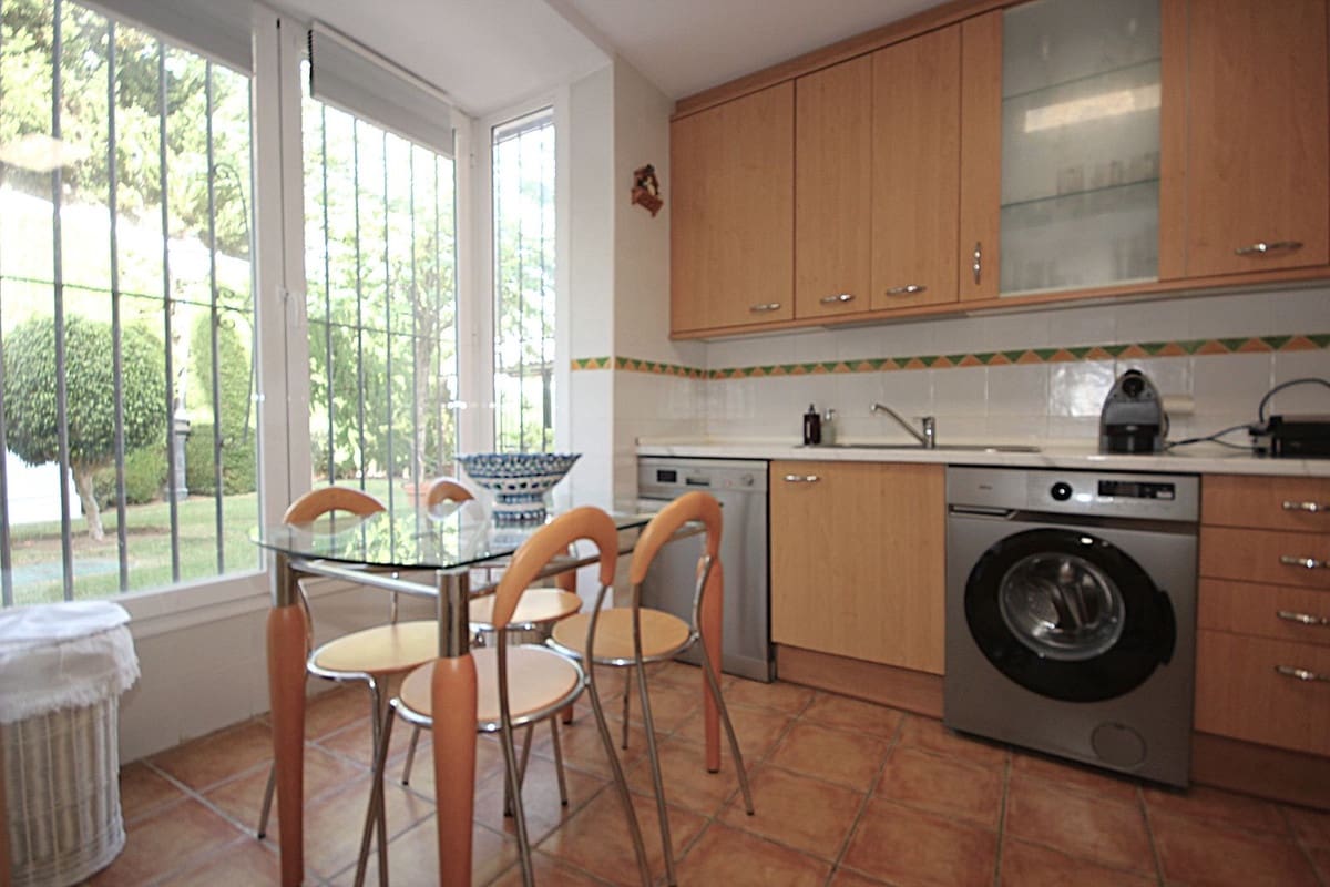 3 camera da letto Casa in vendita in Bahia de Marbella con piscina garage - 1.090.000 € (Rif: 9541774)