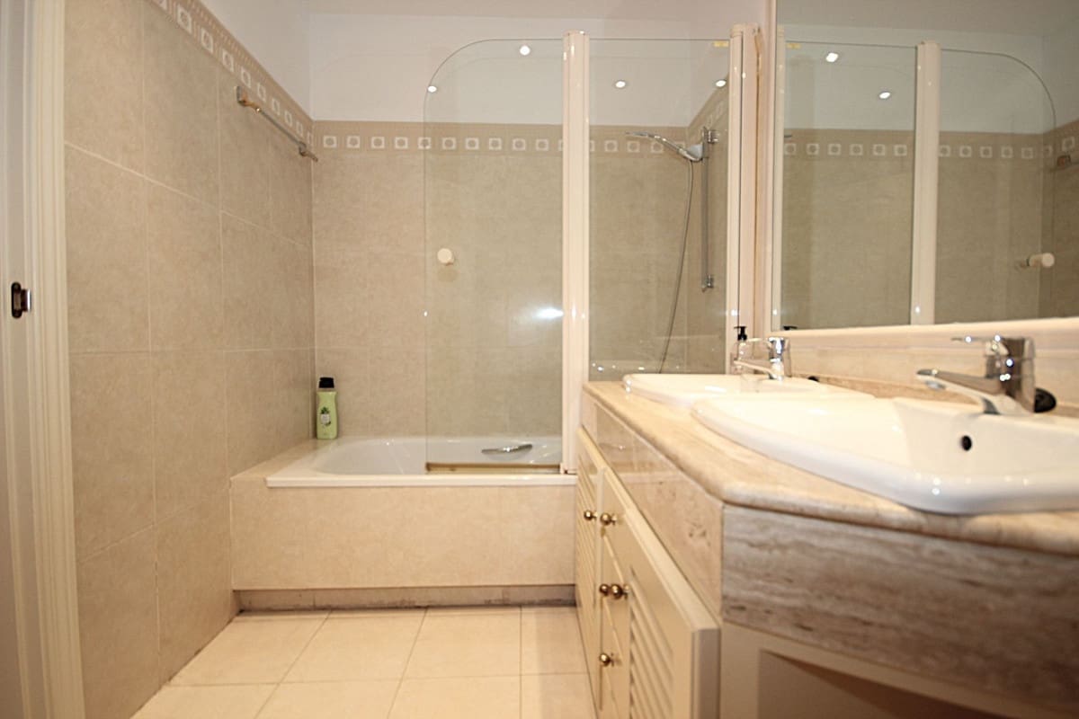 3 camera da letto Casa in vendita in Bahia de Marbella con piscina garage - 1.090.000 € (Rif: 9541774)