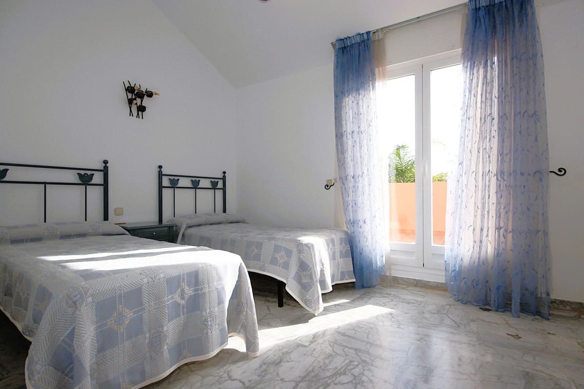 3 camera da letto Casa in vendita in Bahia de Marbella con piscina garage - 1.090.000 € (Rif: 9541774)