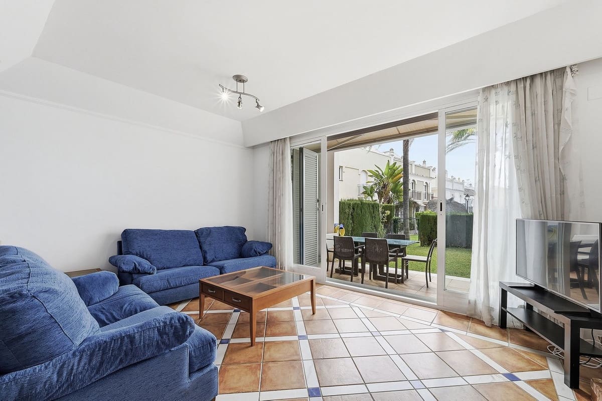 3 soveværelse Byhus til salg i Bahia de Marbella med swimmingpool garage - € 1.150.000 (Ref: 9541774)
