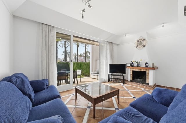 3 makuuhuone Omakotitalo myytävänä paikassa Bahía de Marbella, Marbella mukana uima-altaan 
autotalli - 1 150 000 € (Ref: 9541774)