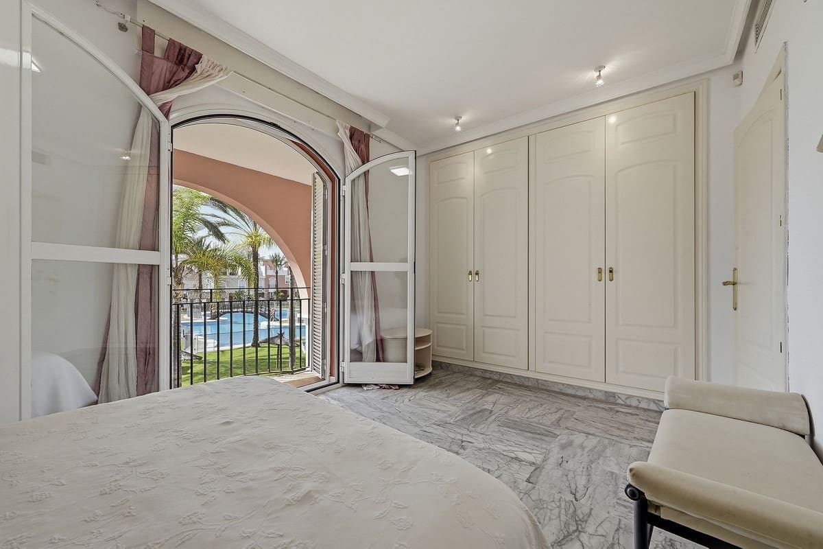 3 soveværelse Byhus til salg i Bahia de Marbella med swimmingpool garage - € 1.150.000 (Ref: 9541774)