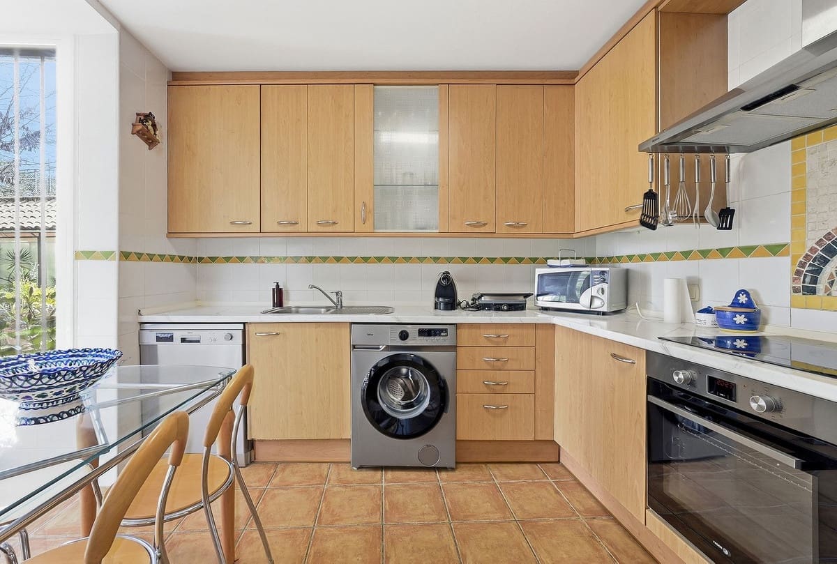 3 soveværelse Byhus til salg i Bahia de Marbella med swimmingpool garage - € 1.150.000 (Ref: 9541774)