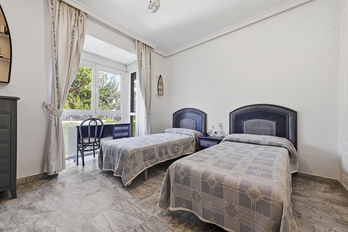 3 soveværelse Byhus til salg i Bahia de Marbella med swimmingpool garage - € 1.150.000 (Ref: 9541774)