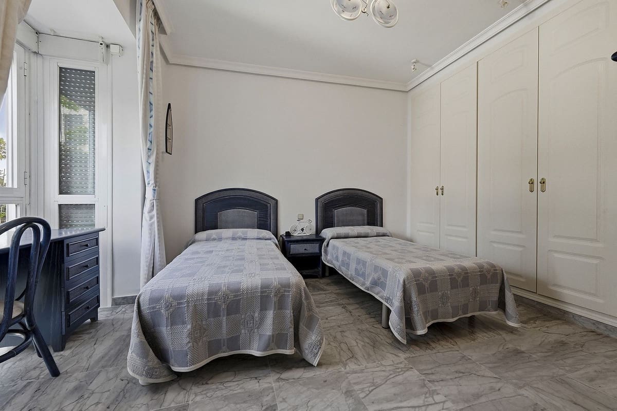 3 soveværelse Byhus til salg i Bahia de Marbella med swimmingpool garage - € 1.150.000 (Ref: 9541774)