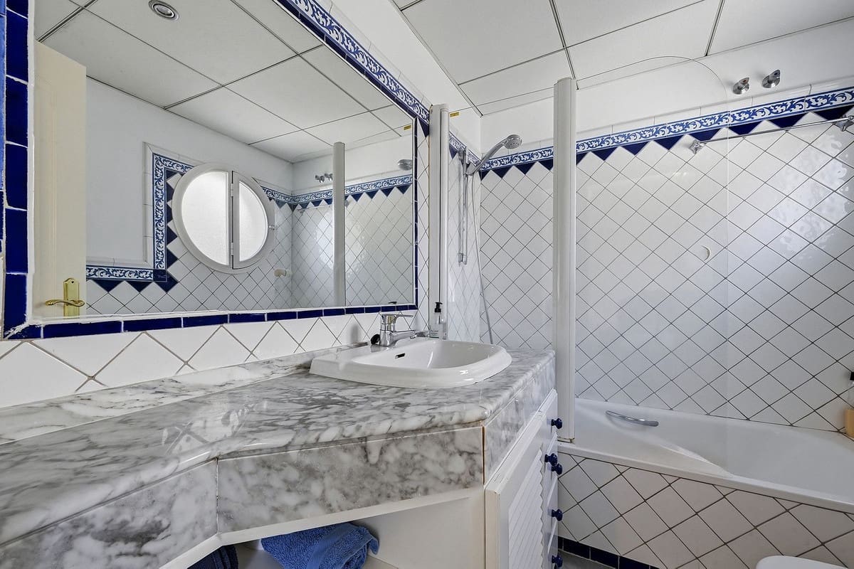 3 soveværelse Byhus til salg i Bahia de Marbella med swimmingpool garage - € 1.150.000 (Ref: 9541774)