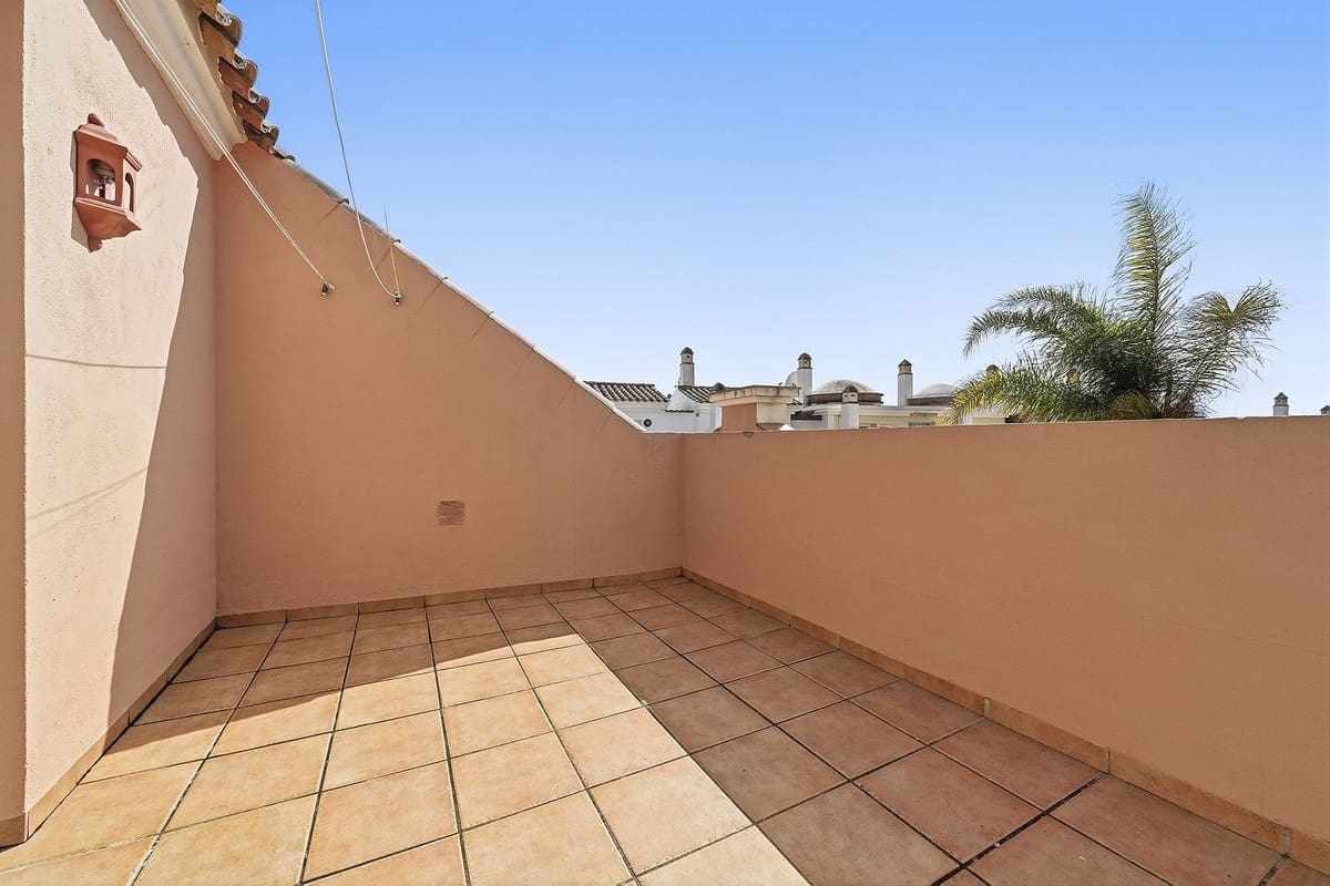 3 soveværelse Byhus til salg i Bahia de Marbella med swimmingpool garage - € 1.150.000 (Ref: 9541774)
