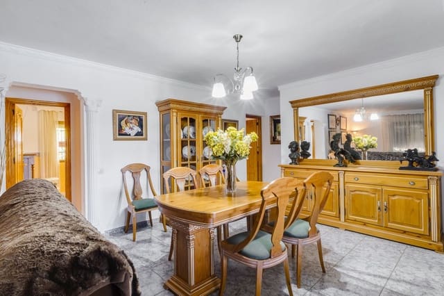 3 bedroom Villa for sale in Las Chapas, Marbella with pool - € 970,000 (Ref: 9541775)