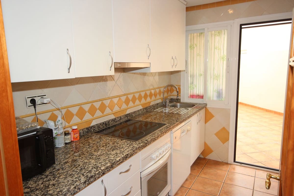 3 slaapkamer Huis te koop in Costabella met zwembad garage - € 850.000 (Ref: 9541776)