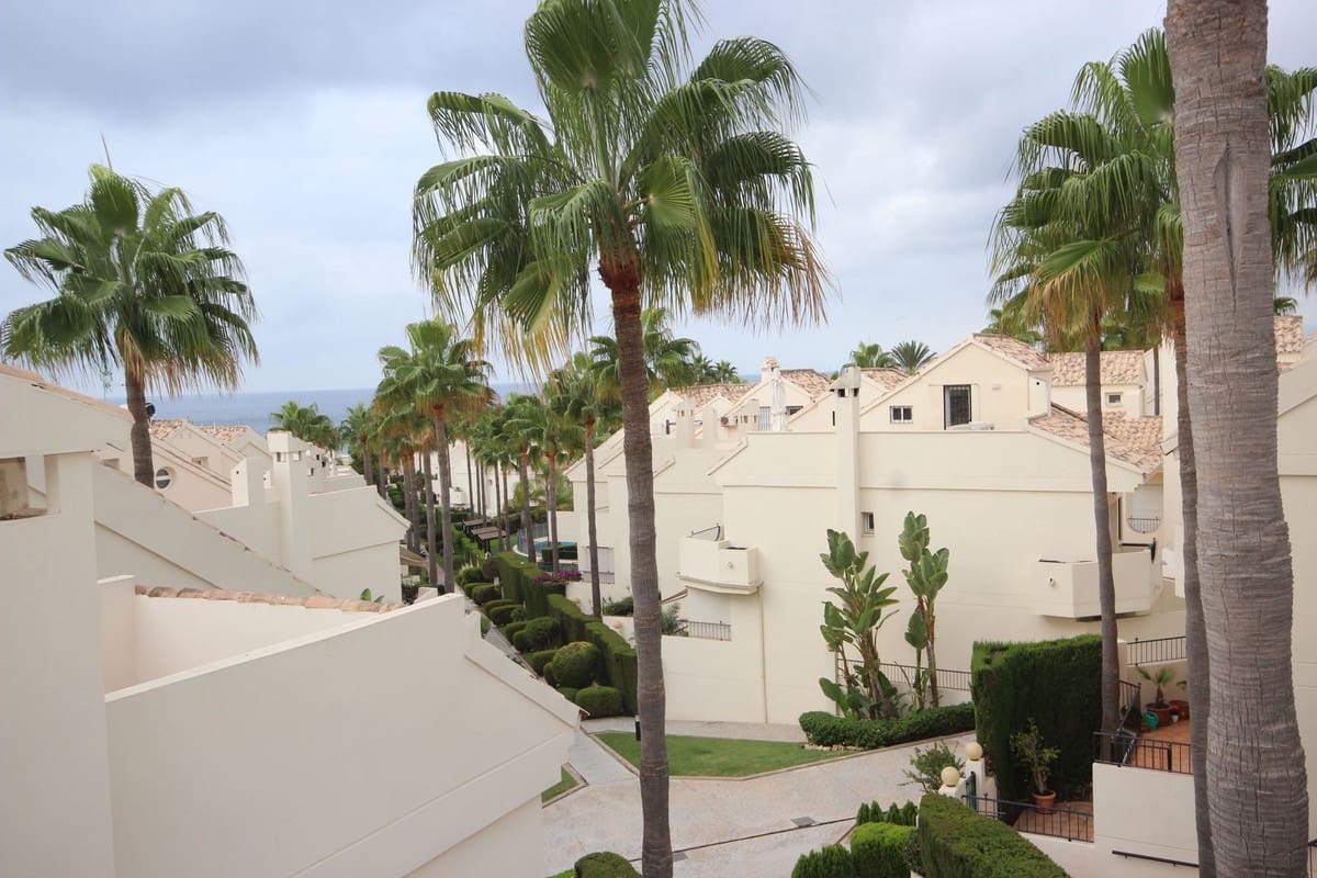 3 slaapkamer Huis te koop in Costabella met zwembad garage - € 850.000 (Ref: 9541776)