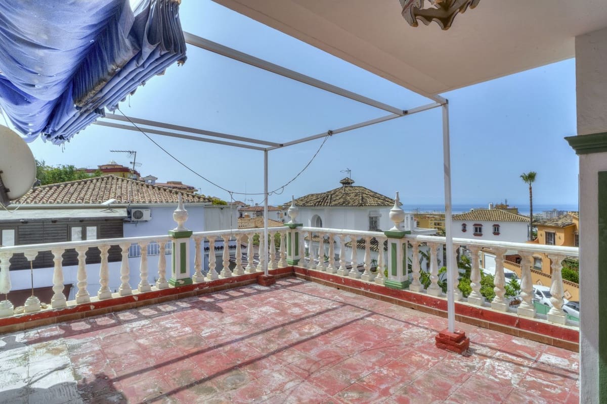 4 bedroom Semi-detached Villa for sale in Marbella - € 650,000 (Ref: 9541777)