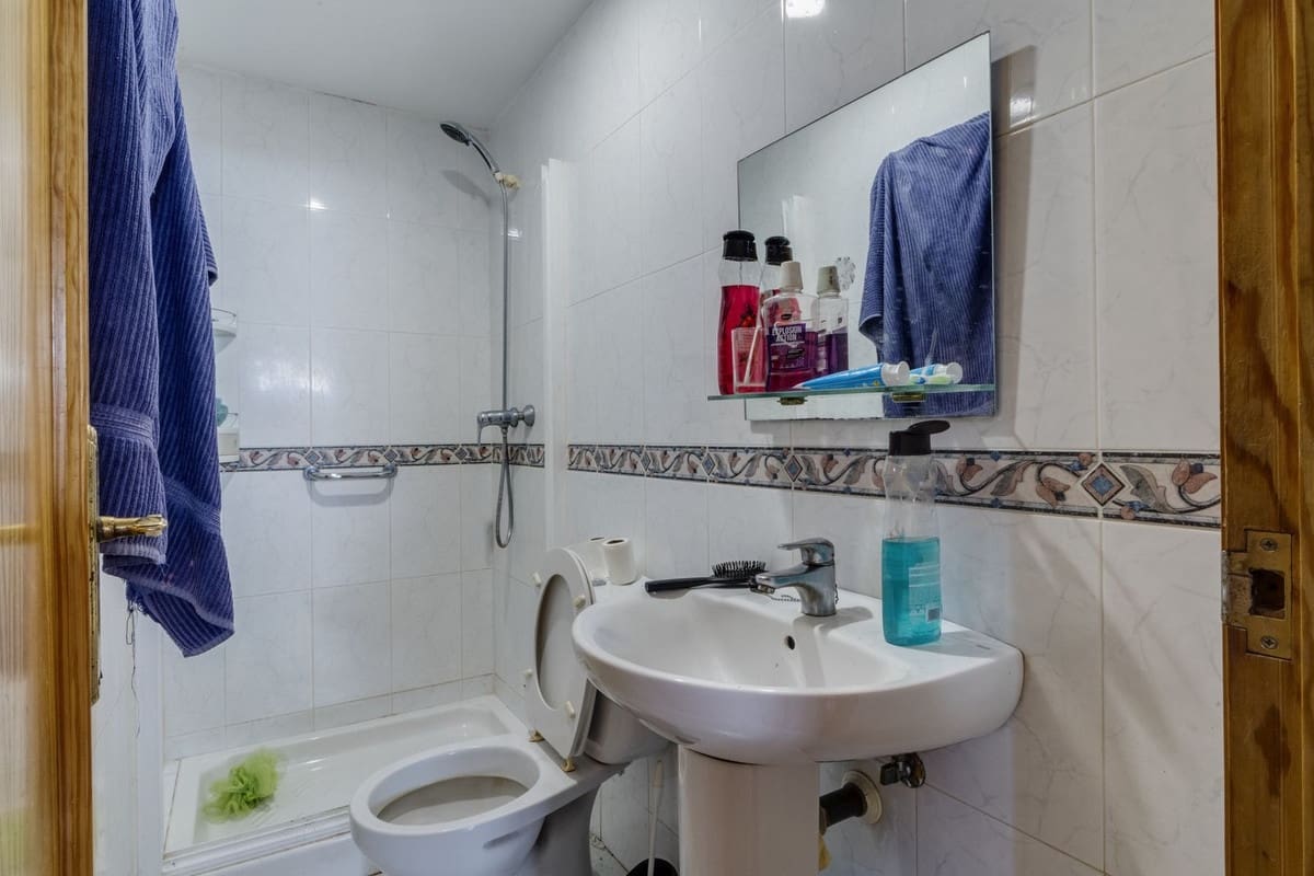 4 bedroom Semi-detached Villa for sale in Marbella - € 650,000 (Ref: 9541777)